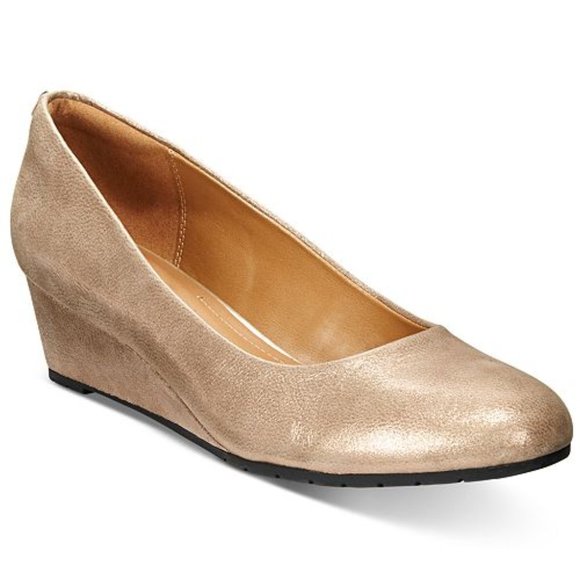 Clarks Artisan Women's Vendra Bloom Flats - Brand New - Picture 1 of 3